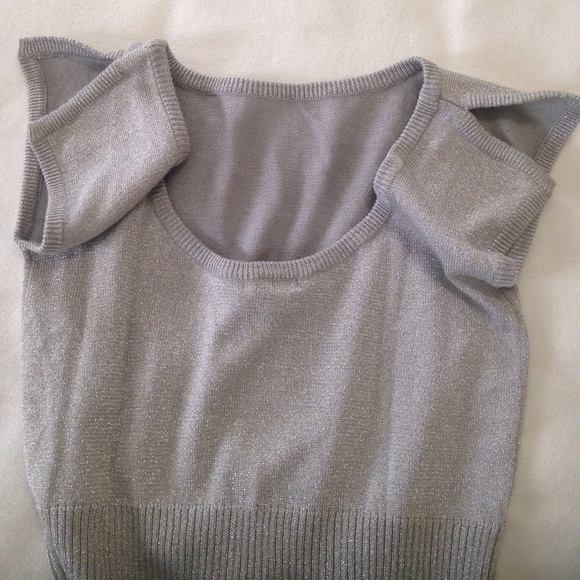 NEW Silver Shimmer Top Sexy Split Shoulder Stretch Fitted Pullover Vtg Rampage M - Picture 3 of 9
